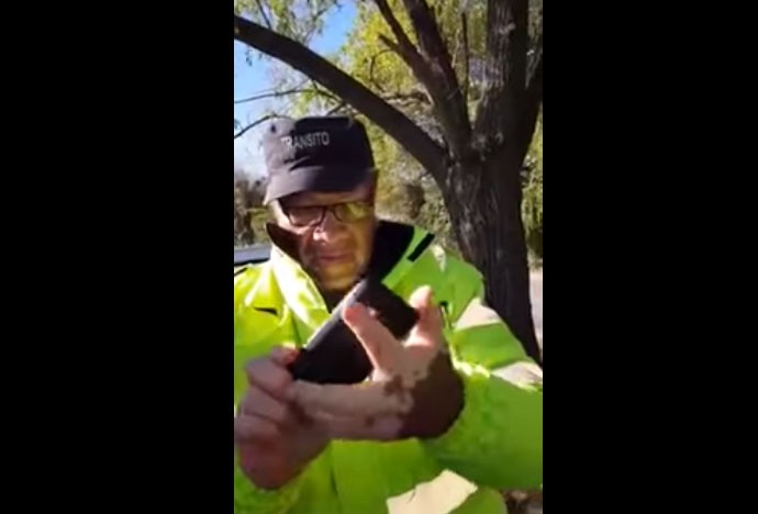 Fotomultas polémicas: un vecino escrachó a dos agentes en Panamericana | Redes