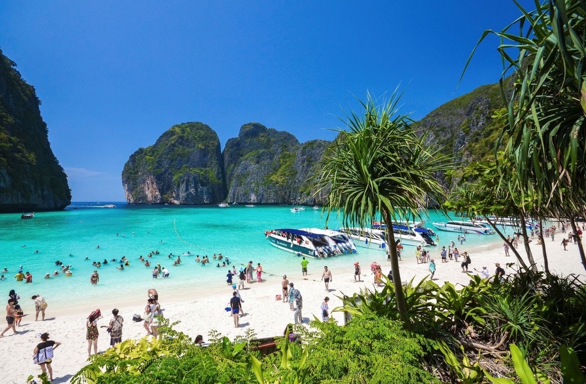 Cierran la playa más famosa de Tailandia por los daños causados por turistas | Internacionales