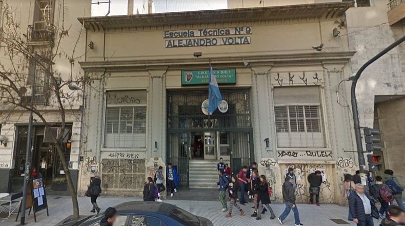 Un chico atacó con un cuchillo de carnicero a un compañero en un secundario porteño | Actualidad