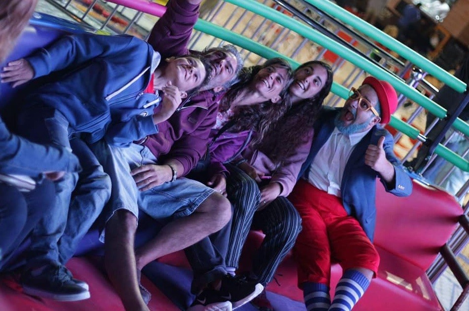 Se cayeron del Samba en el parque de diversiones de Mar del Plata mientras estaban festejando | Actualidad