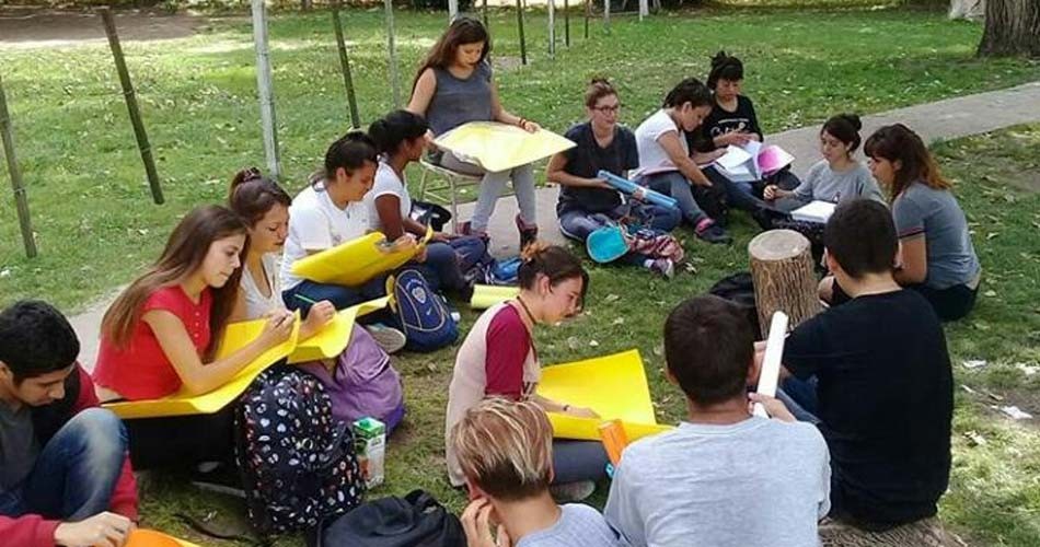 La escuela que no tiene ni aulas ni pizarrón en Cañuelas | Actualidad