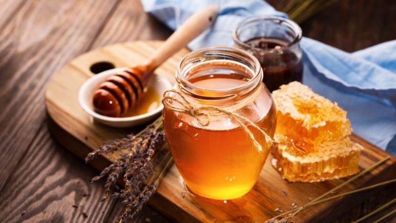 La Anmat prohibió tres productos de uso diario: miel, crema cicatrizante y lavandina | Actualidad