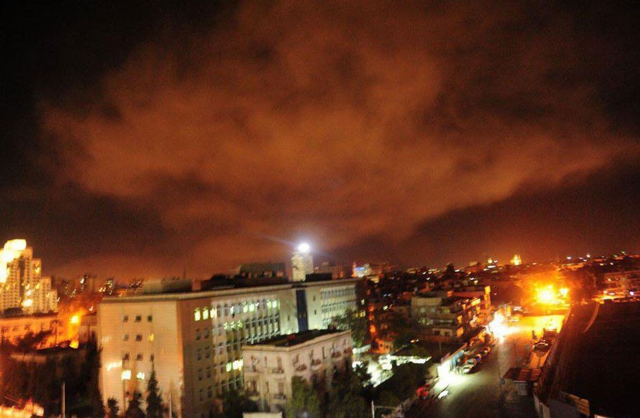 Los videos más impactantes del ataque con misiles en Siria | Internacionales