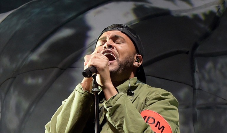 The Weekend lloró en medio de una presentación al cantar el tema que estaría dedicado a Selena Gomez | Espectáculos