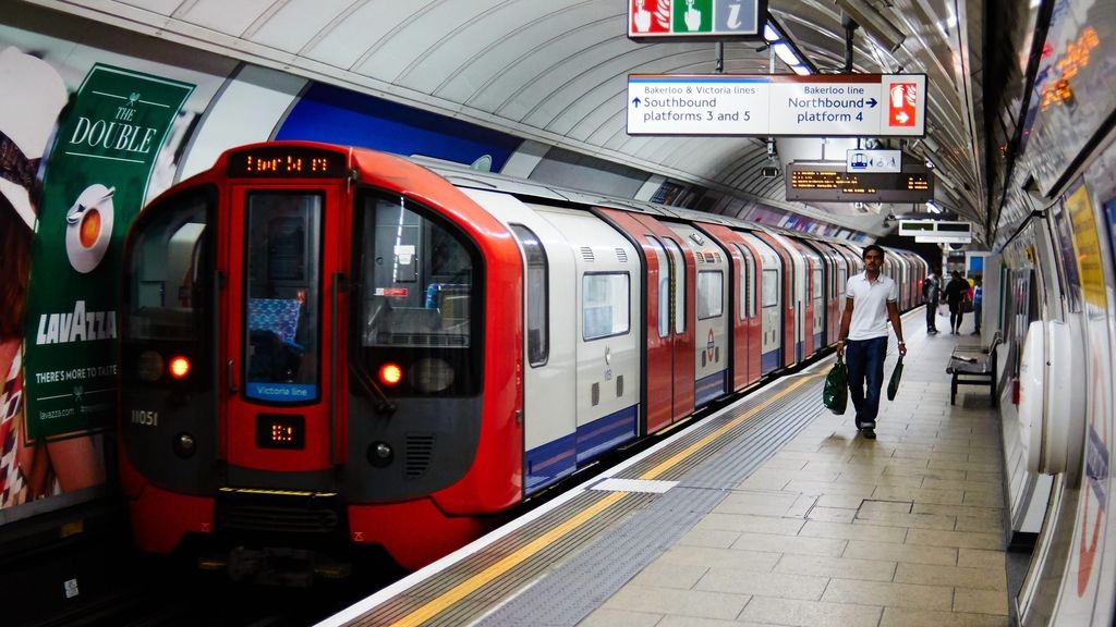 Hallaron un cuerpo en el subte de Londres que fue atropellado por 300 trenes | Internacionales