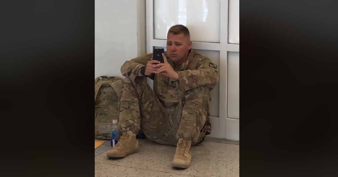 Emoción en las redes: se atrasó su vuelo y tuvo que ver el nacimiento de su hija por FaceTime | Redes