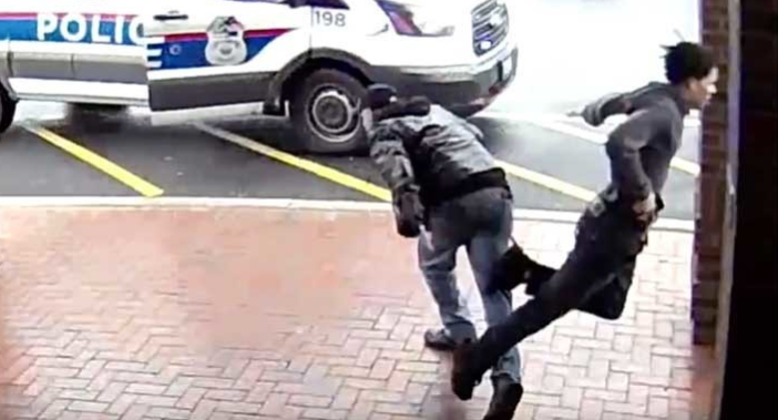 Video: con una jugada maniobra detuvo a un delincuente que se escapaba de la Policía | Redes