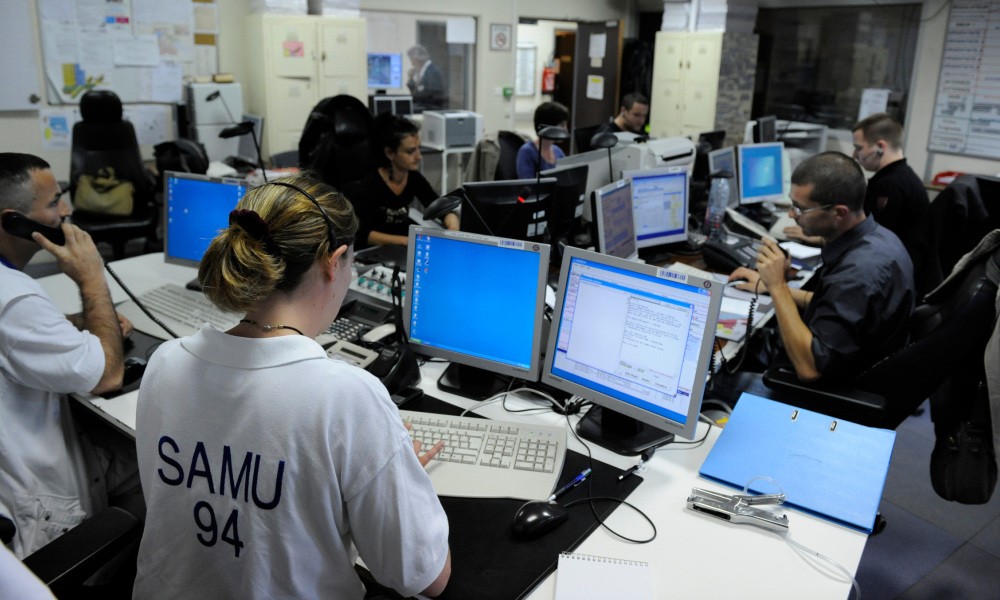 Se sentía mal, llamó a emergencias y se burlaron: falleció horas después | Internacionales