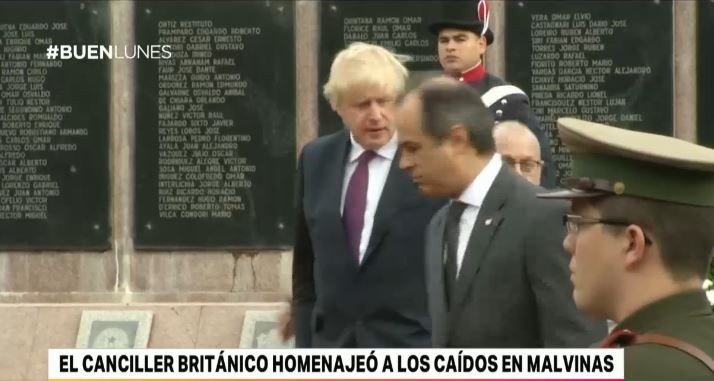 Por primera vez, un canciller británico homenajeó en la Argentina a los caídos en Malvinas | Política