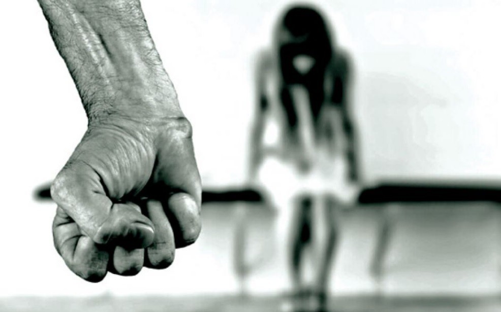 Víctimas de violencia de género recibirán una tarjeta de débito para emergencias | Política