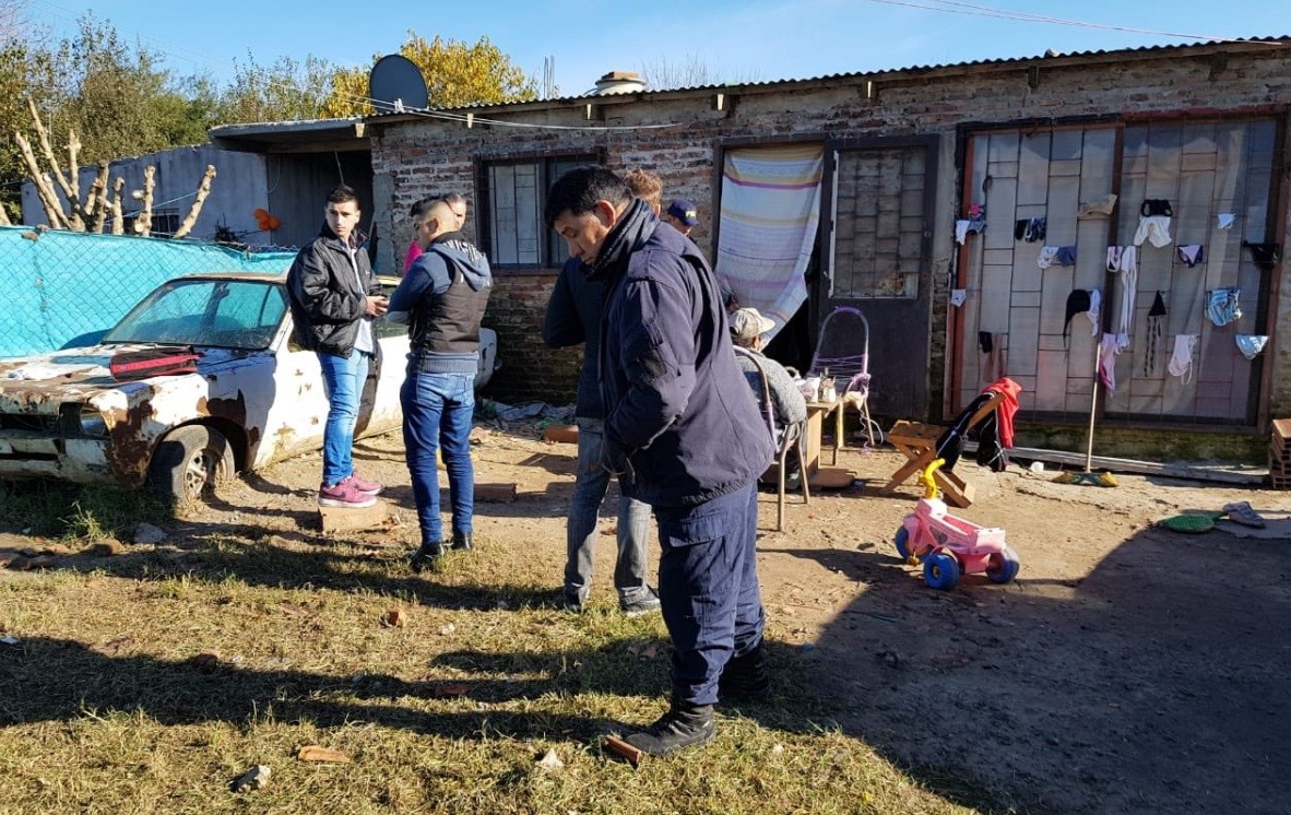 Una pareja prostituía a sus hijas menores con un almacenero de 70 años a cambio de comida | Actualidad