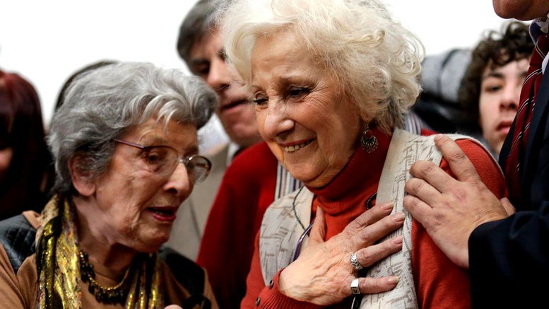 Las Abuelas de Plaza de Mayo, nominadas al Premio Nobel de la Paz | Política