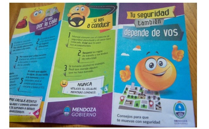 En escuelas secundarias de Mendoza entregan este folleto con consejos de seguridad | Actualidad