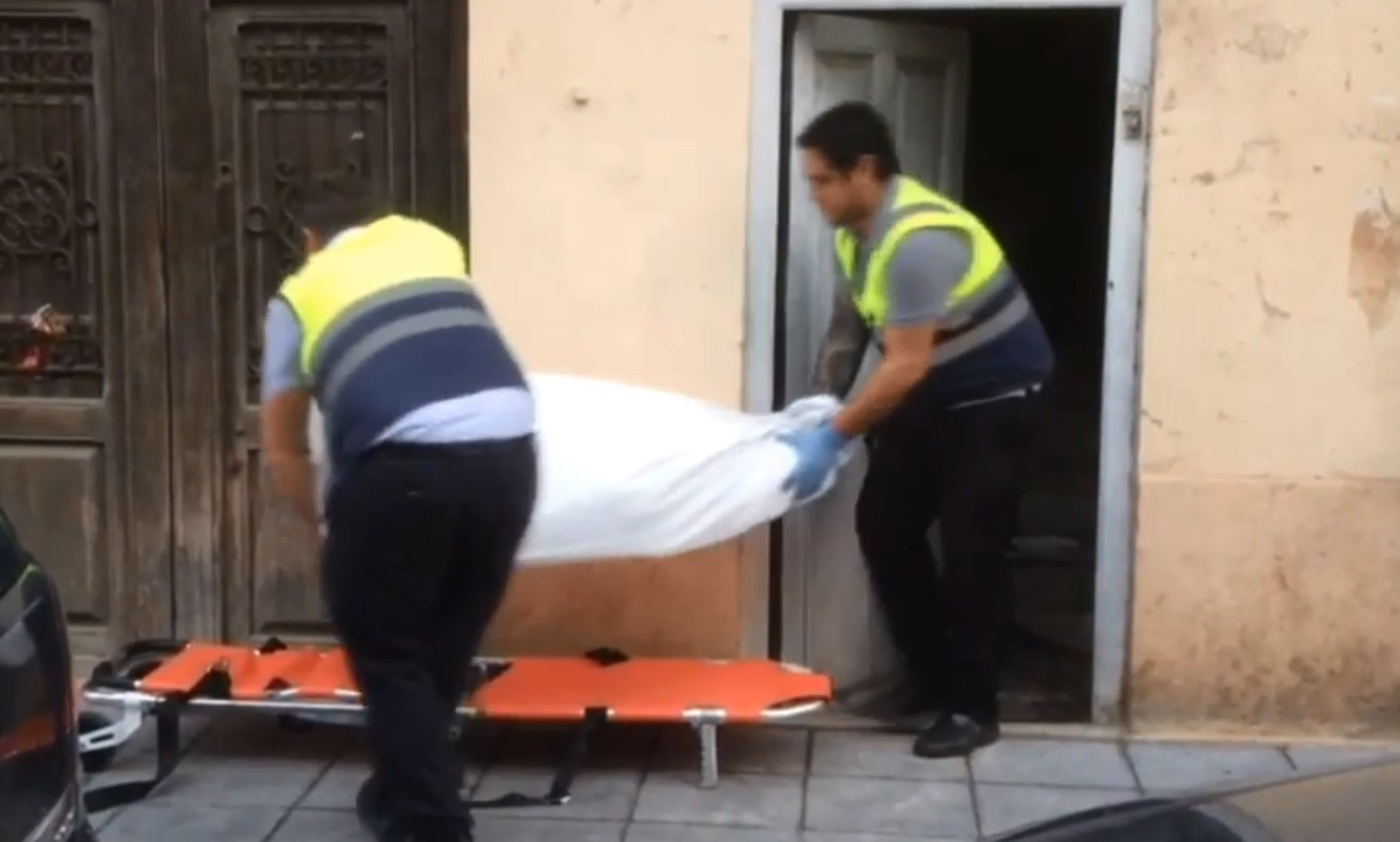 No veían a una vecina hacía mucho, entraron a su casa y llevaba 4 años muerta | Internacionales