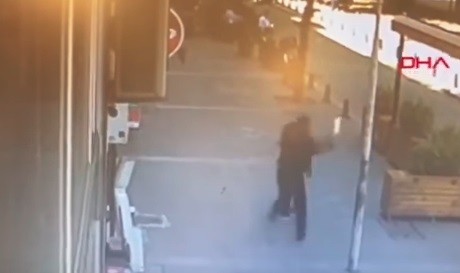 Video: salió en defensa de una mujer y noqueó al agresor | Curiosidades