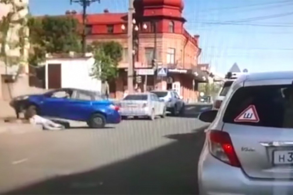 Discutió con su esposa y le pasó por arriba con el auto | Internacionales