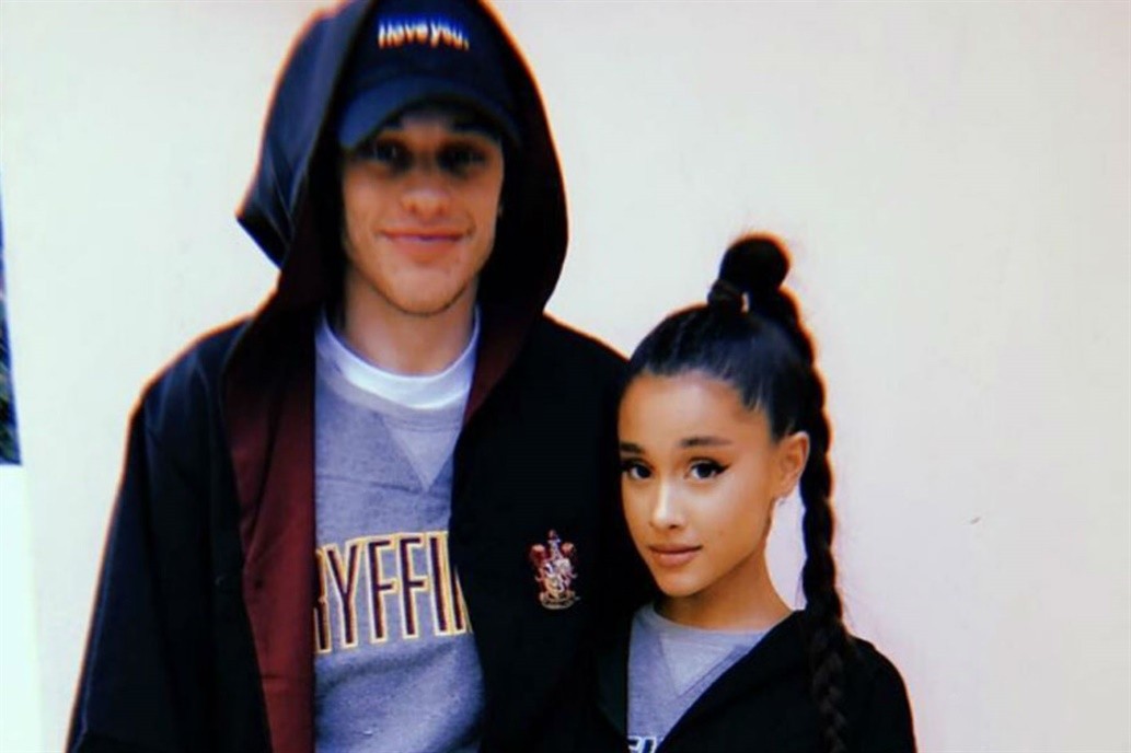 Tras unas semanas de noviazgo, se comprometió Ariana Grande | Espectáculos