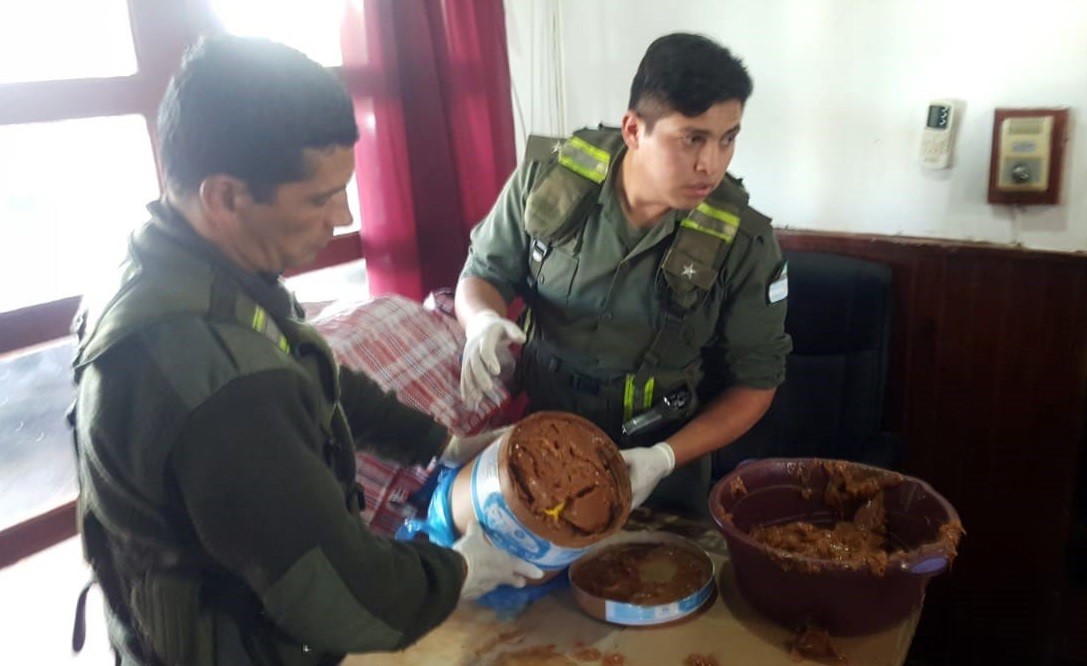 Detuvieron a un pasajero de micro que llevaba marihuana en potes de dulce de leche | Actualidad