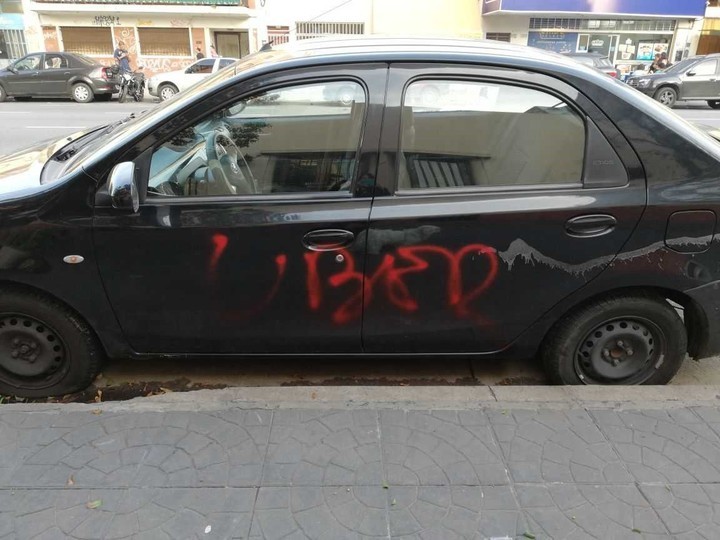 Taxistas "caza Uber" dispararon contra un auto en el que viajaba un nene de 10 años | Actualidad