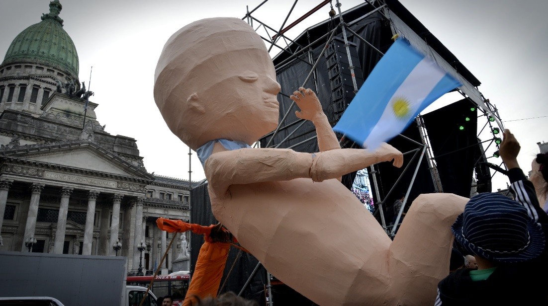 Organizaciones anti aborto realizarán "chupetazo" y "escarpinazo" frente al Senado | Actualidad