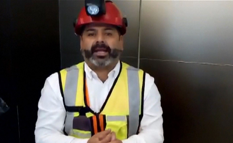 "¡Mucha fuerza!": el mensaje de uno de los 33 mineros chilenos a los chicos en Tailandia | Internacionales