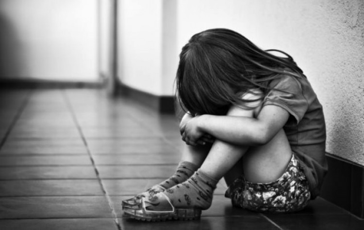 Una nena de 8 años sorprendió a su padre mientras violaba a su otra hija de 12 | Actualidad