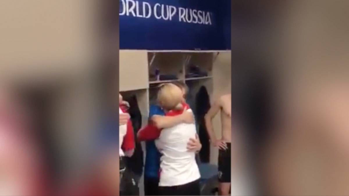 El emotivo abrazo de Modric con la presidenta de Croacia | Rusia 2018
