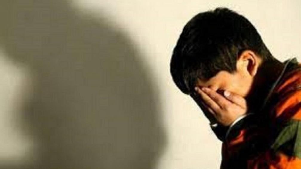 Condenan a una mujer por abusar de su hijo de 3 años, grabarlo con el celular y compartir las imágenes con su pareja | Internacionales