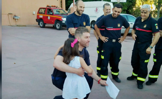 El tierno agradecimiento de una nena de 5 años a los bomberos que la salvaron de caer de un octavo piso | Redes