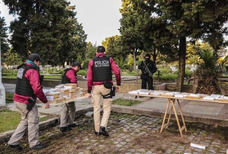 Detuvieron a un policía de la Ciudad acusado de robar marihuana durante una quema | Actualidad