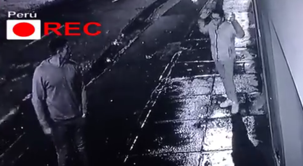 Video: con una insólita maniobra se salvó de que le roben el celular y se convirtió en un mega éxito viral | Redes