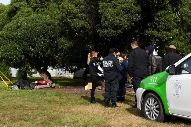 Murió una mujer en situación de calle mientras dormía junto a su pareja | Actualidad