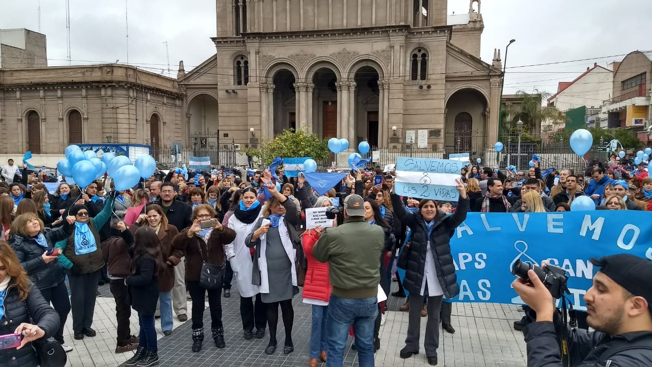 Polémica en La Rioja: asueto y transporte gratis para empleados municipales antiaborto | Actualidad