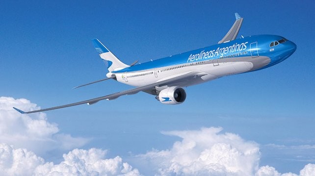 Guerra a las low cost: colapsó el sitio de Aerolíneas Argentinas y hubo récord de venta de pasajes | Actualidad