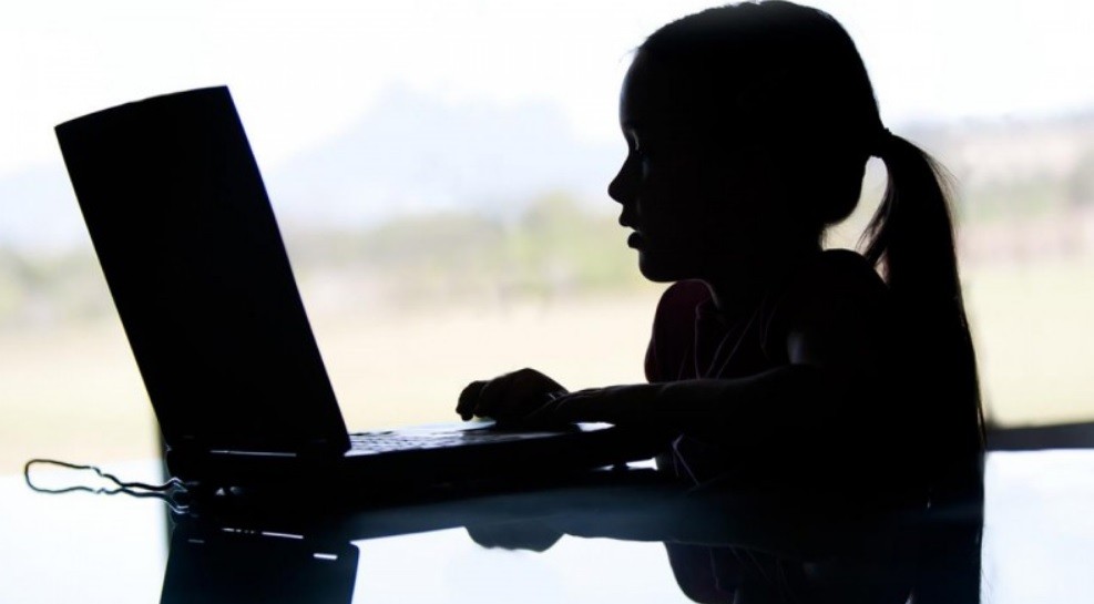 Se hicieron pasar por su hija adolescente, citaron al hombre que la acosaba y le dieron una paliza | Actualidad