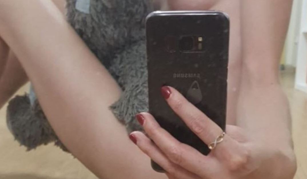 Publicaron una selfie de una mujer desnuda en la cuenta de Instagram del ejército ruso | Redes