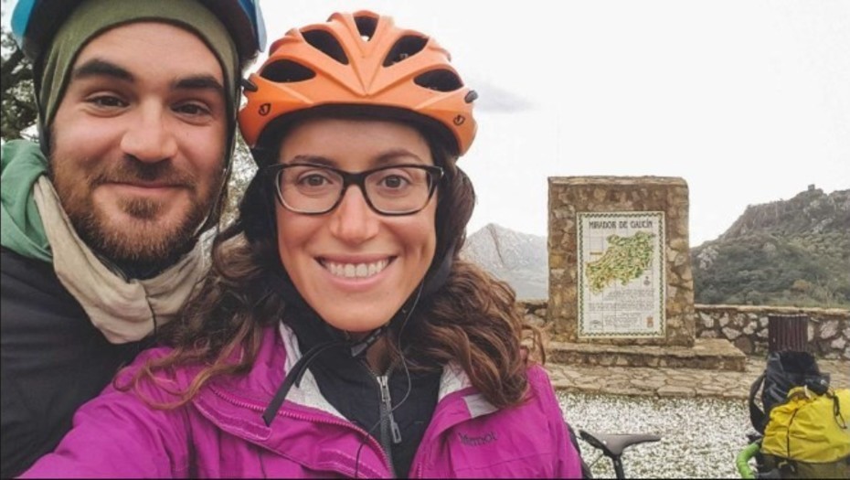 Dos jóvenes estadounidenses que recorrían el mundo en bici fueron brutalmente asesinados por el ISIS | Internacionales