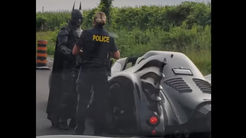 Video viral: la insólita detención de Batman en Canadá | Curiosidades