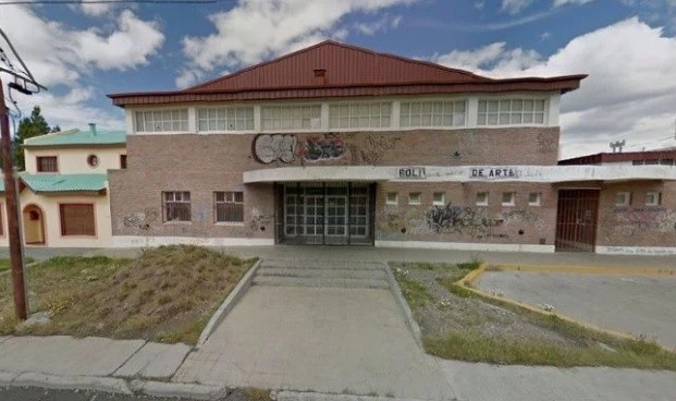 "Que las chicas no usen calzas": polémica respuesta de una directora ante una denuncia por acoso | Actualidad
