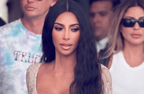 Un viral misterioso y hot: la extraña foto de Kim Kardashian que arrasa en Instagram | Redes