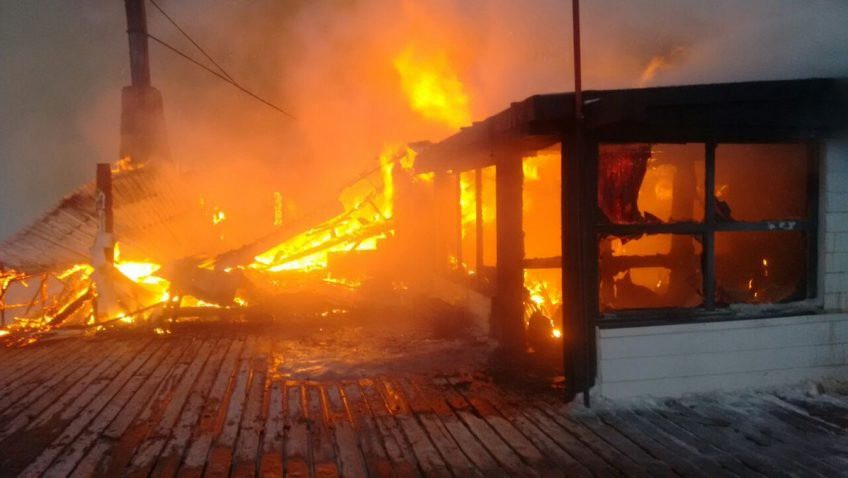 Investigan a la RAM por el incendio a una confitería de La Hoya | Actualidad