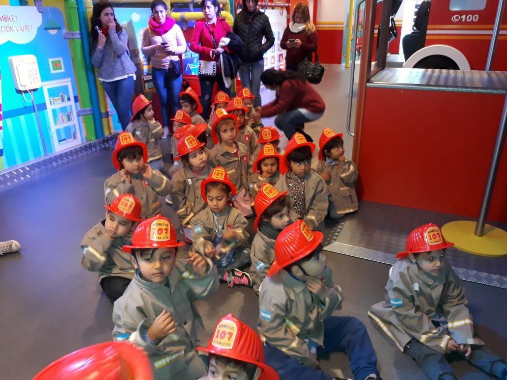 Los chicos jugaron a ser bomberos | Actualidad