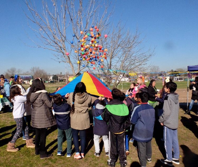 El juego a pesar de la tragedia: así celebraron el Día del Niño los alumnos de la escuela que explotó | Actualidad