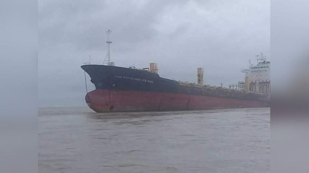 El misterioso barco fantasma que apareció en la costa de Birmania | Internacionales