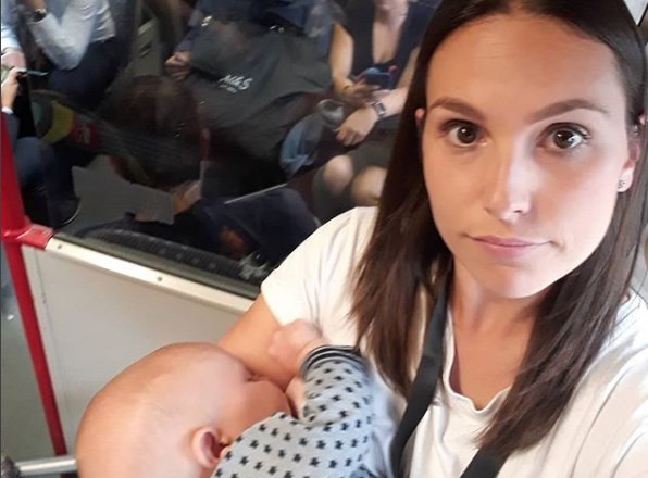 Queja viral: le estaba dando el pecho a su bebé y nadie le dio el asiento en el tren | Redes