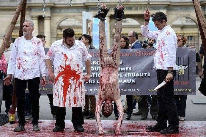 Carniceros contratan a guardias privados para protegerse de los ultraveganos | Internacionales