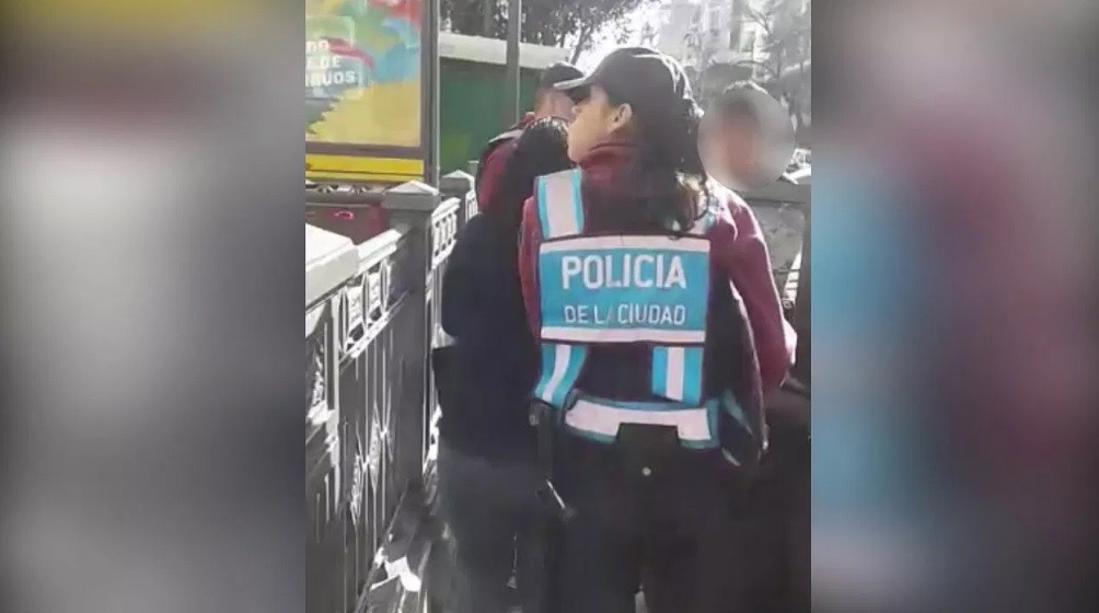 Detuvieron a un "subtedealer" que vendía drogas en la línea B | Actualidad
