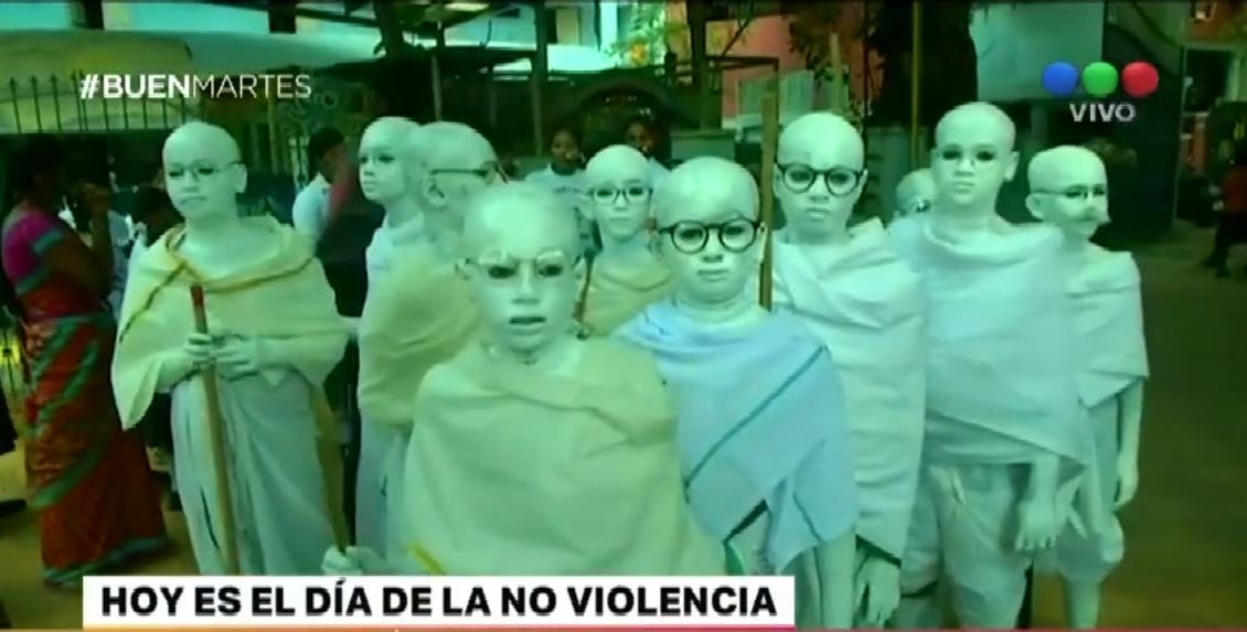 Se celebra el Día de la No Violencia | Internacionales