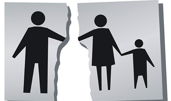 Multa de $80 mil a una madre por obstruir el vínculo del hijo con el padre | Actualidad