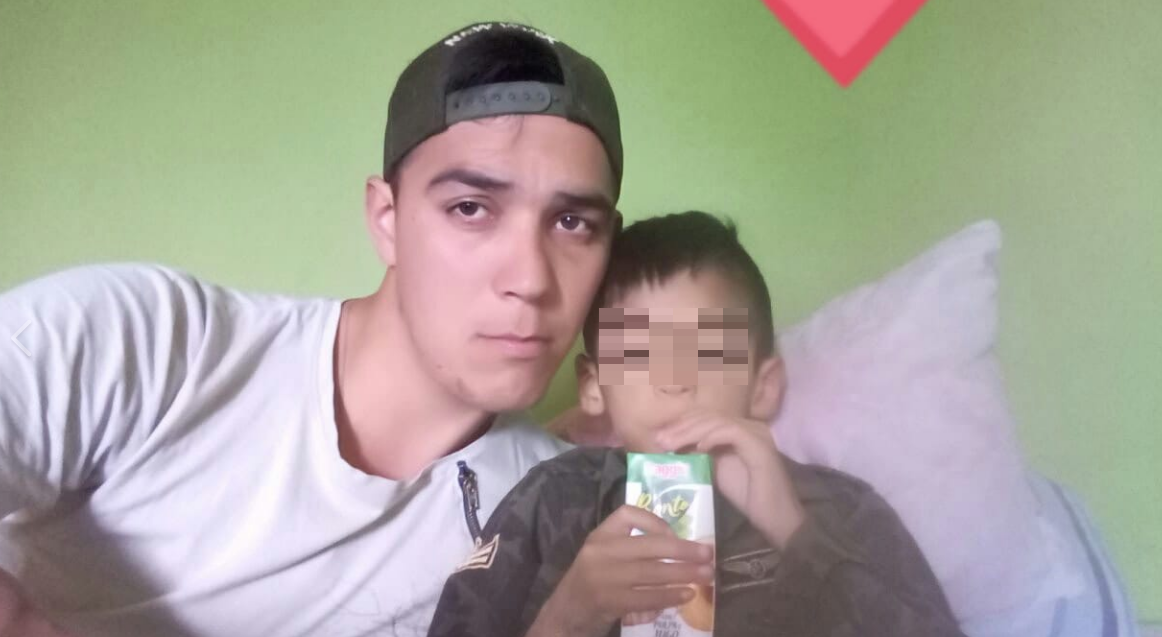 Su hijo tiene leucemia y su papá quiere cumplirle el sueño de jugar a la Play | Redes